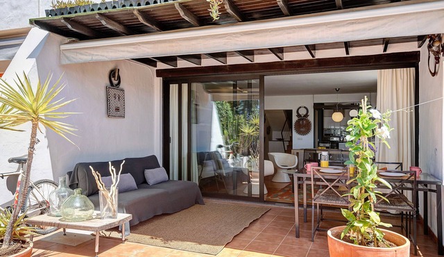 Vacation Home 'Casa La Rosa Del Mar' with Private Terrace, Balcony and Wi-Fi