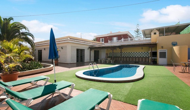 Vacation Home 'Villa Tazana' with Sea View, Pool & Wi-Fi in Icod de los vinos