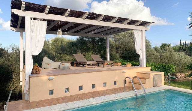 Vacation Home "Finca La Tortuga" with Private Pool, Air Conditioning & Wi-Fi