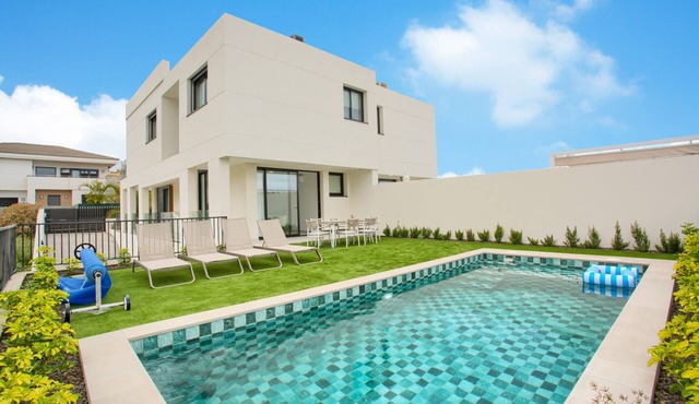 Vacation Villa 'Karat La Quinta' with Mountain View, Wi-Fi and Air Conditioning