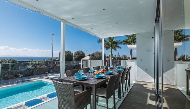 Vacation Villa 'Oasis' with Sea View, Wi-Fi and Air Conditioning