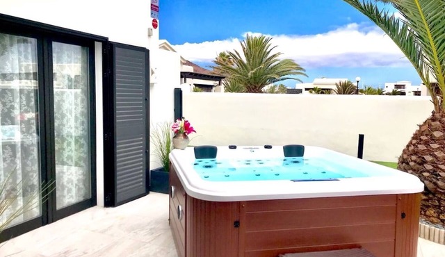 Vacation Villa 'Sunstone' with Mountain View, Private Pool and Wi-Fi