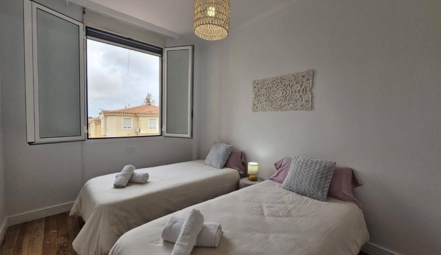 Vencejo House – spacious accommodation for families or groups with mountain views