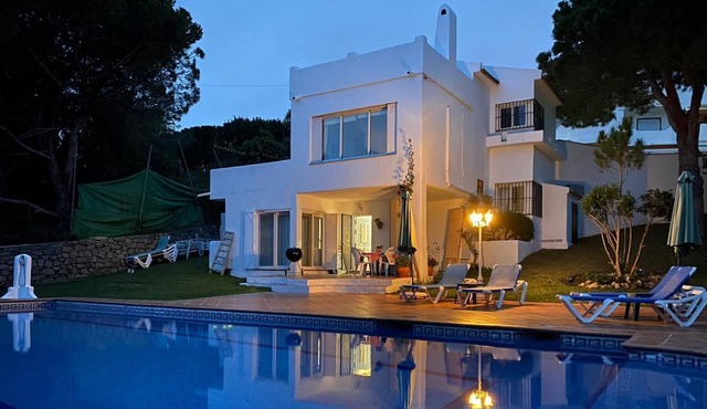 Villa 115 With Own Pool, Bahia De Casares, Costa Del Sol, Internet/TV