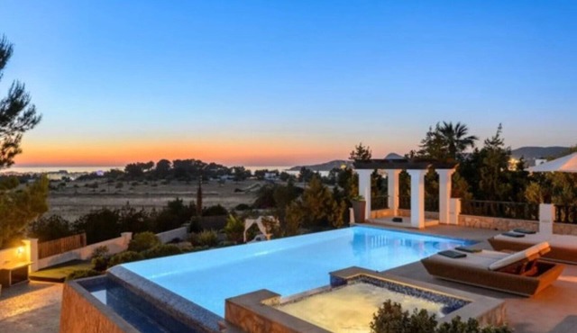 Villa "Almond" with Pool, Air Conditioning, Wi-Fi, Balcony, Terraces, Sea & Mountain View