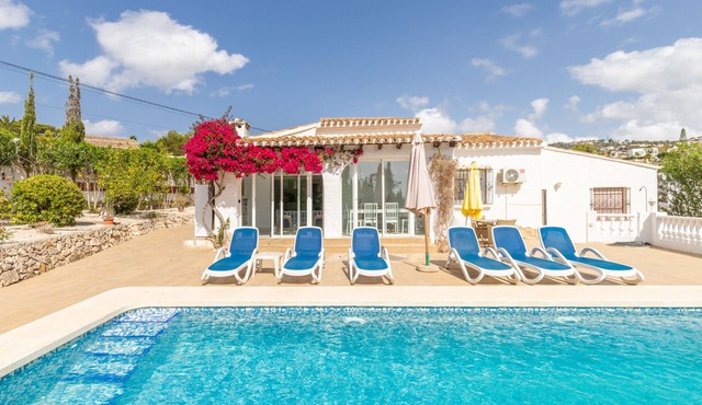 Villa Andes with Sea View, Pool, Wi-Fi & Garden