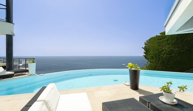Villa Anjuna in Eze