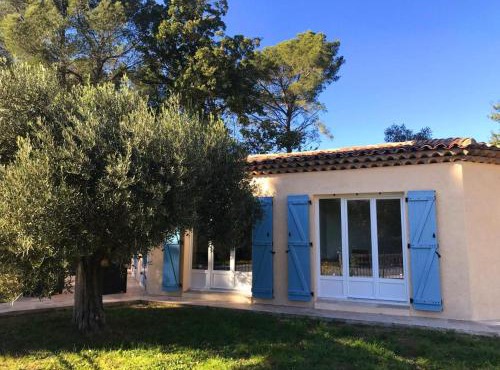 Villa "belles feuilles" avec piscine et tennis in Trans-en-Provence