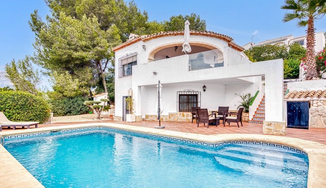 Villa 'Bosque' with Private Pool, Wi-Fi, and Air Conditioning