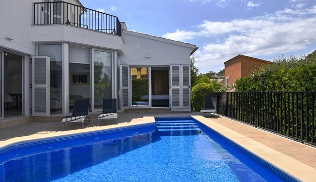 Villa "Calma" mit privatem Pool und Meerblick by Interhome