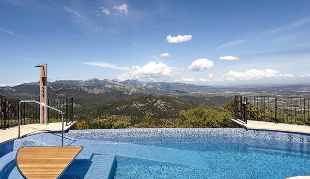 Villa 'Carlini' with Sea View, Wi-Fi and Air Conditioning