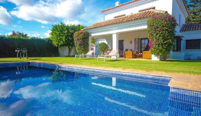 VILLA DEL MAR- Private swimming pool next to the beach