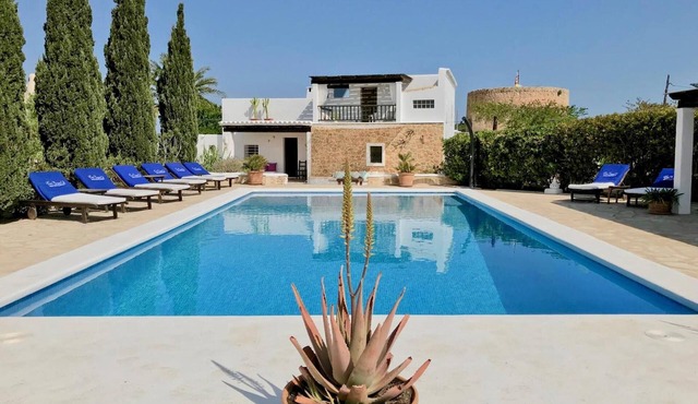 Villa 'El Palau De Can Sergent' with Mountain View, Wi-Fi and Air Conditioning