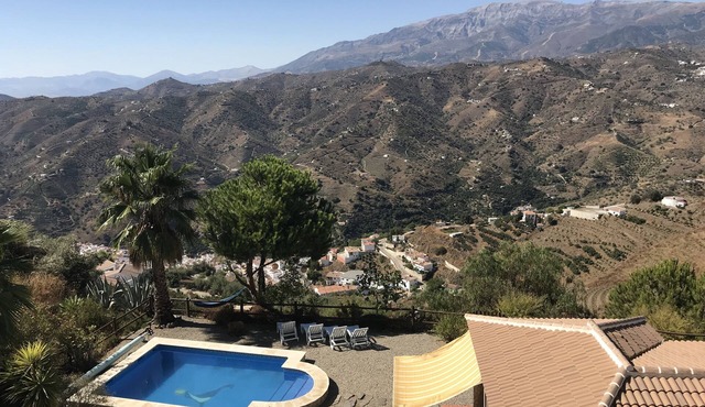 Villa El Chaparro with heated pool (Sea and Mountain)