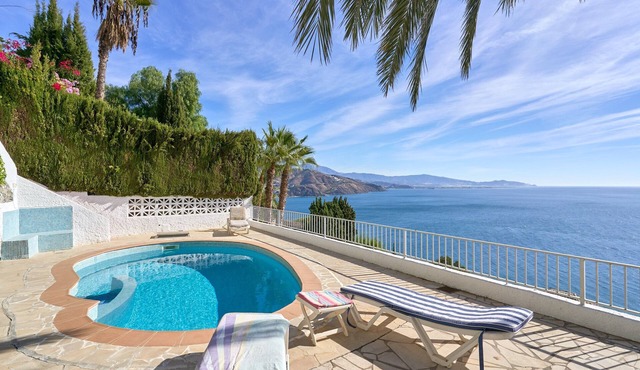 Villa 'El Nido' with Sea View, Wi-Fi and Air Conditioning
