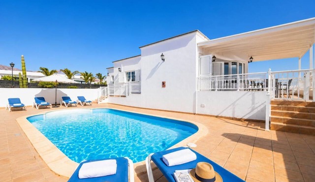 Villa Gaida - Three Bedroom Villa, Sleeps 6