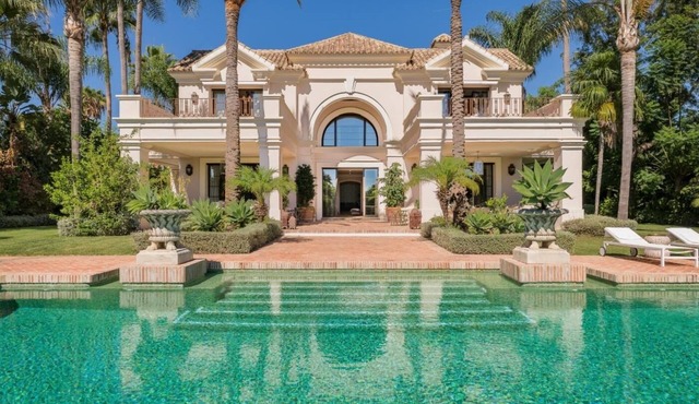 VILLA GUADALMINA|Exclusive Marbella Villa