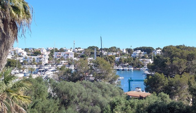 Villa half with pool *Family and dog-friendly vacation apartment