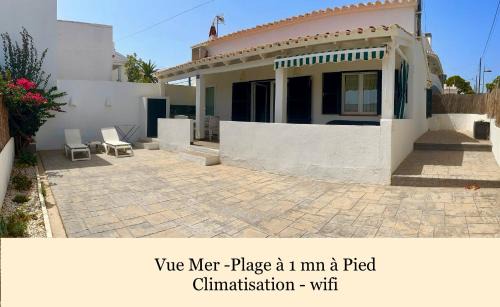* villa idéale famille-plage, activités, commerces in Punta Prima