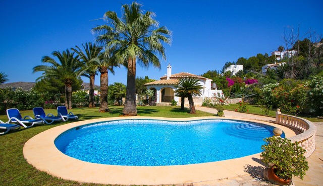 Villa La Sella PE with Private Pool near the Golf Course in Pedreguer