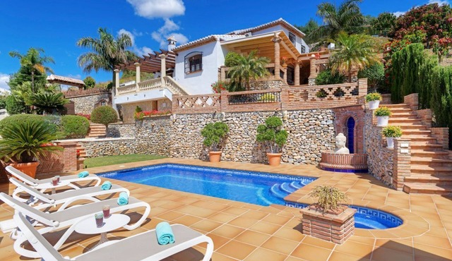 Villa Loli - Three Bedroom Villa, Sleeps 6