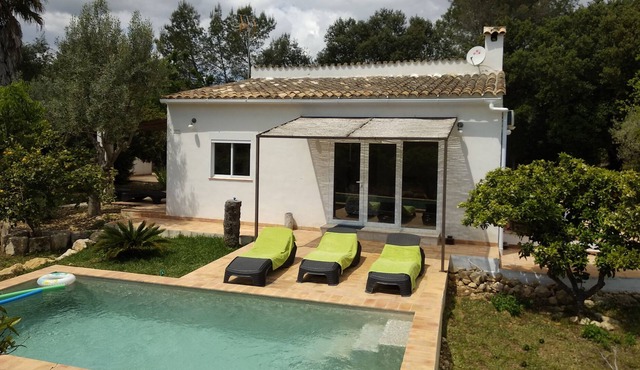 Villa Lorenzo with private pool in quiet area.