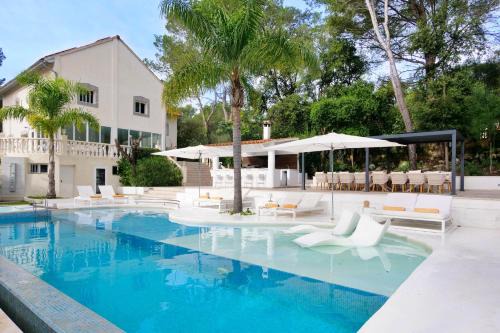 Villa MAGNA,Traumvilla-2 Pools,Whirlpool,Aussenküche,Kinosaal, Billard,Bierzapfhahn, Kinderhaus