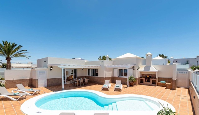 Villa Mamelo by Villa Plus