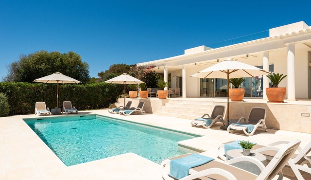Villa 'Mariposa' with Sea View, Wi-Fi and Air Conditioning