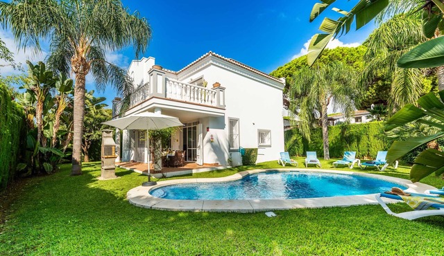 Villa Moongate - Three Bedroom Villa, Sleeps 6