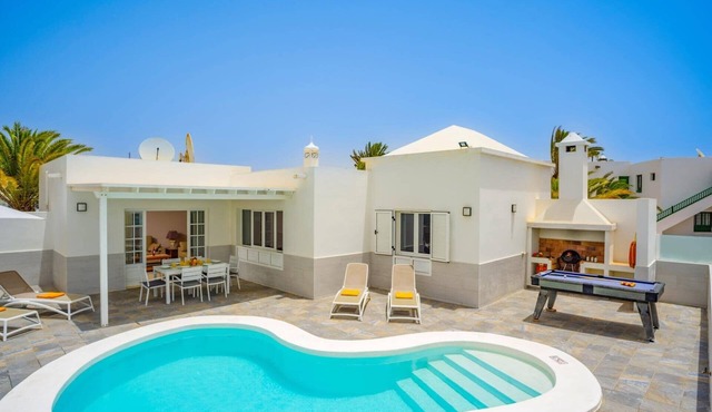 Villa Olivina 2 by Villa Plus
