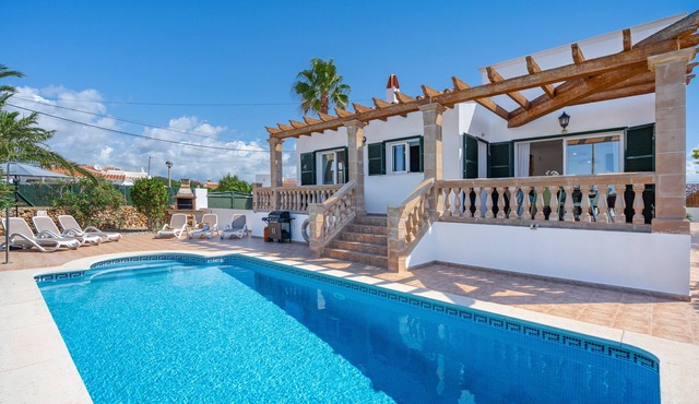 Villa 'Petre' with Sea View, Wi-Fi and Air Conditioning