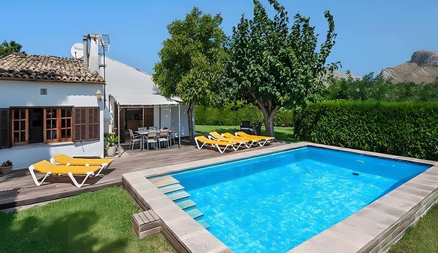 Villa Provenza with Private Pool, Terrace, A/C & Wi-Fi