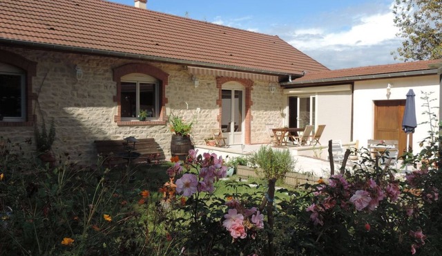 Villa Roland in Burgund 125m2 4 Sterne by Interhome in Chagny
