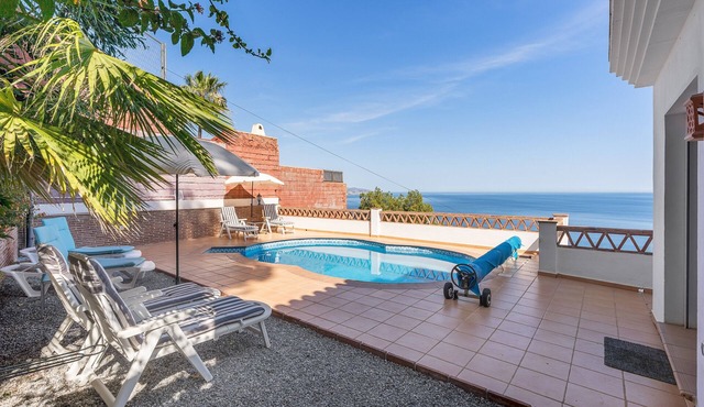 Villa 'Romantica' with Sea View, Wi-Fi and Air Conditioning