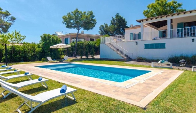 Villa 'Son Granada' with Sea View, Wi-Fi and Air Conditioning