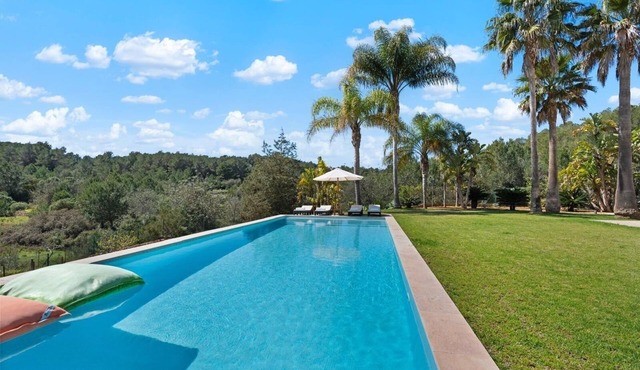 Villa Universe - Tranquility and strategic location in the heart of Ibiza.