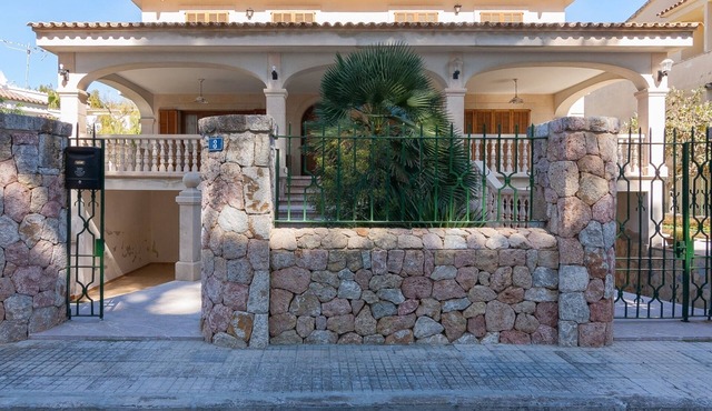 Villa Vallespir - Beautiful villa with garden 200 meters away from the beach