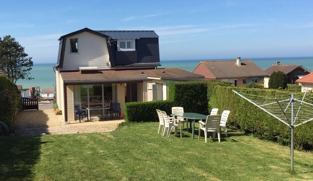 Villa vent d'Amont, house on enclosed land, sea view, sleeps 4, pets allowed in Quiberville