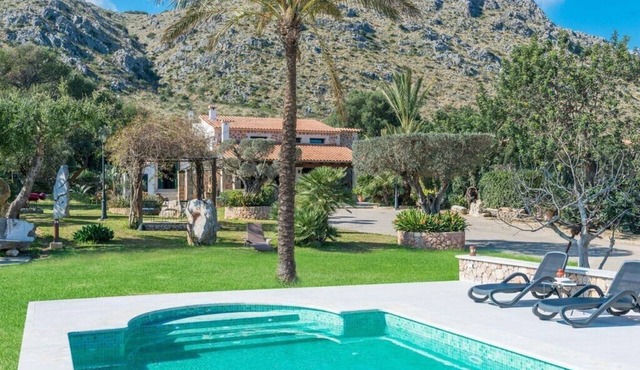 Villa with mountain view and pool - Es Puchet