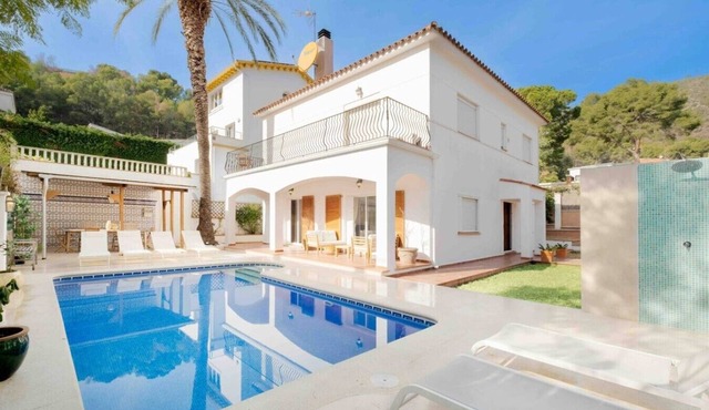 Villa with Pool, Just Renovated | Bellamar by Palmera