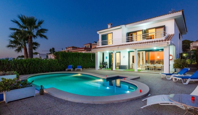 Villa with swimming pool in Llucmajor