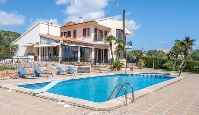 Villas2meet Na Penyal 7 – Villa con piscina privada y vistas panorámicas en Cala Millor