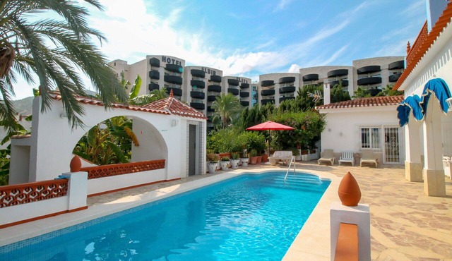 Wonderful private villa for 8 people with WIFI, A/C, private pool, TV and terrace