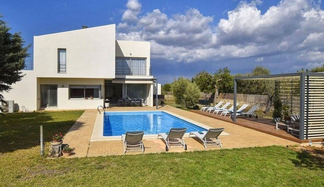 Wonderful private villa for 12 guests with A/C, private pool, WIFI, TV, patio and panoramic view