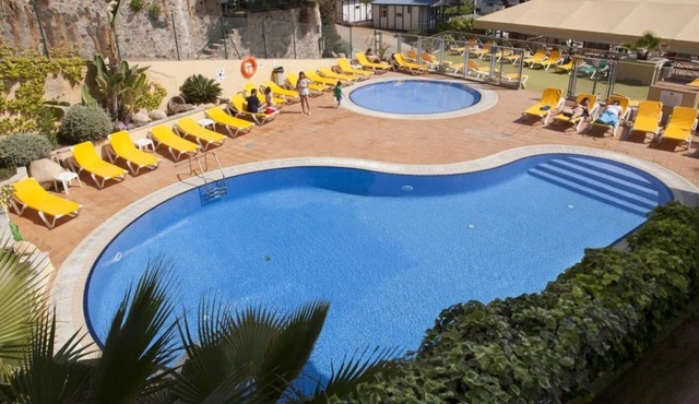 ZEcamping 3 étoiles familial piscine 200m plage locatif TV BBQ clim