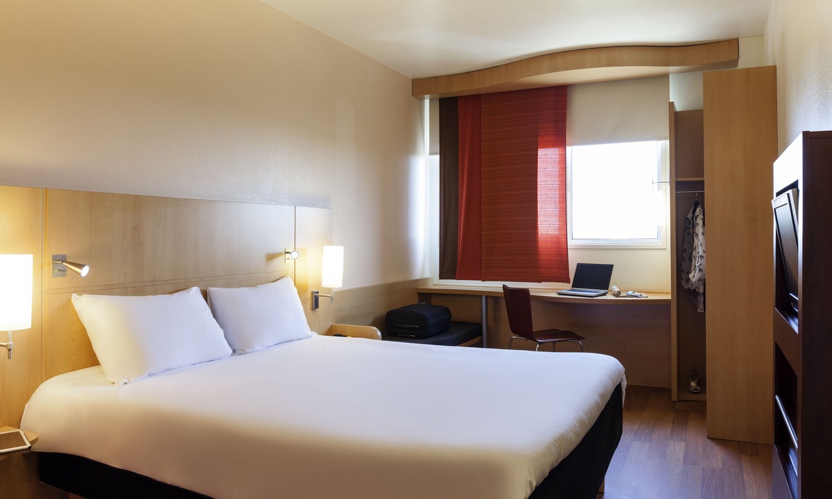 Las Campas y San Claudio Hotel | ibis Oviedo