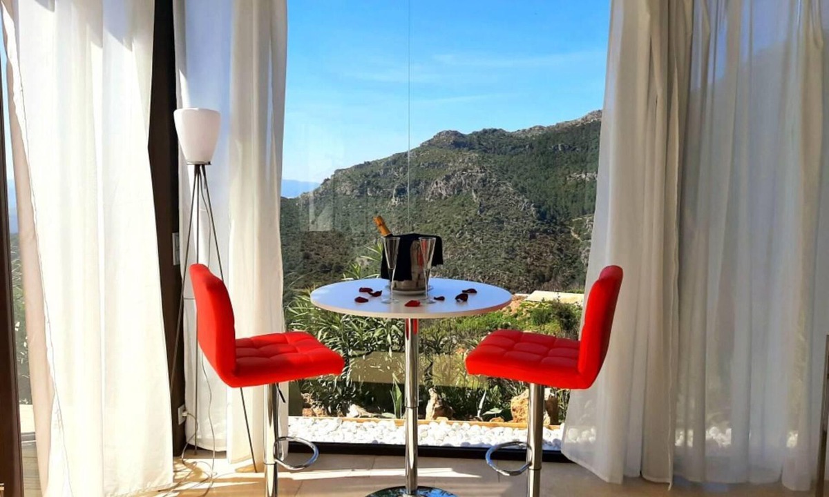 Casares House | Stunning Glass Suite With Private Plunge Pool
