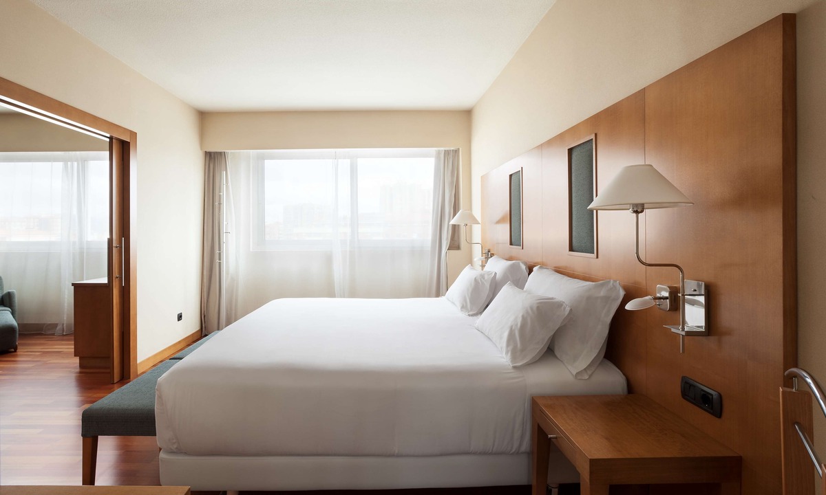 San Juan Hotel | NH Pamplona Iruña Park