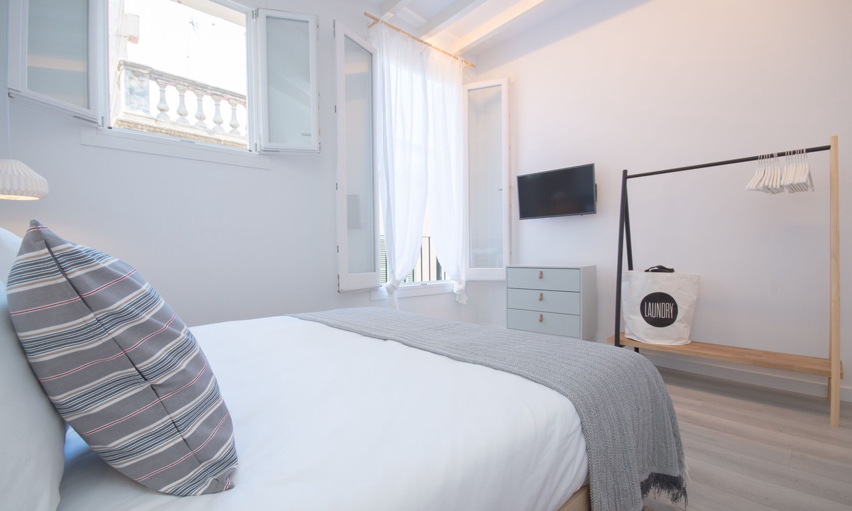 La Llotja-Born Apartment | Marsuites 3 - Palace and Cathedral View (Third floor)